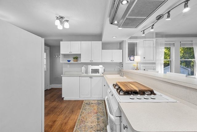 54 Riverside Place, Walpole, MA 02081