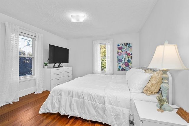 54 Riverside Place, Walpole, MA 02081