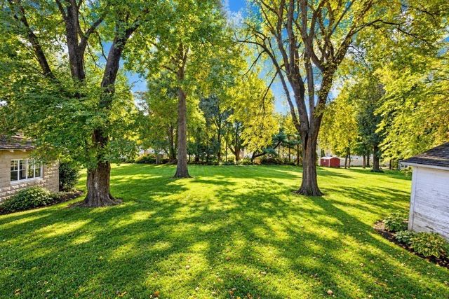 54 Riverside Place, Walpole, MA 02081