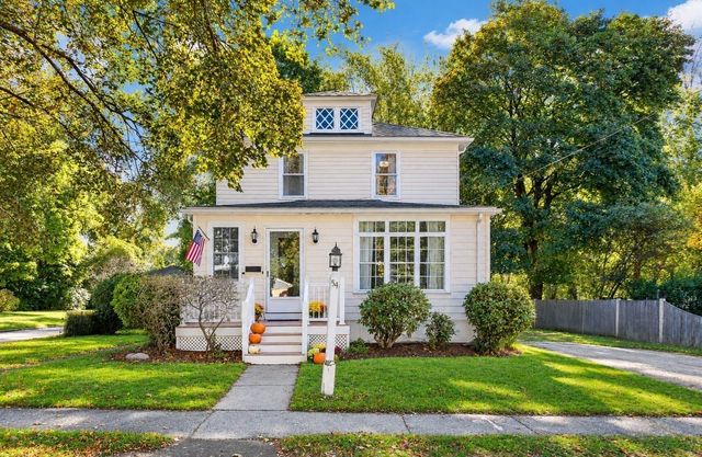 54 Riverside Place, Walpole, MA 02081