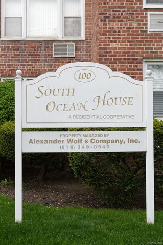 100 S Ocean Avenue S 2R, Freeport, NY 11520