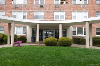 100 S Ocean Avenue S 2R, Freeport, NY 11520