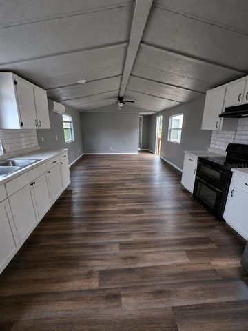 13585 SE 119TH STREET, Ocklawaha, FL 32179