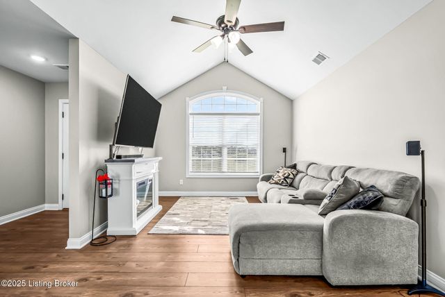 115 Durango Dr, Coxs Creek, KY 40013