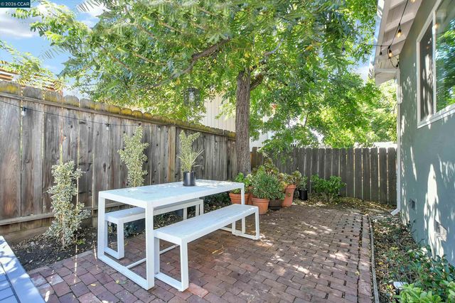 2160 Walnut St, Martinez, CA 94553