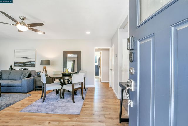 2160 Walnut St, Martinez, CA 94553