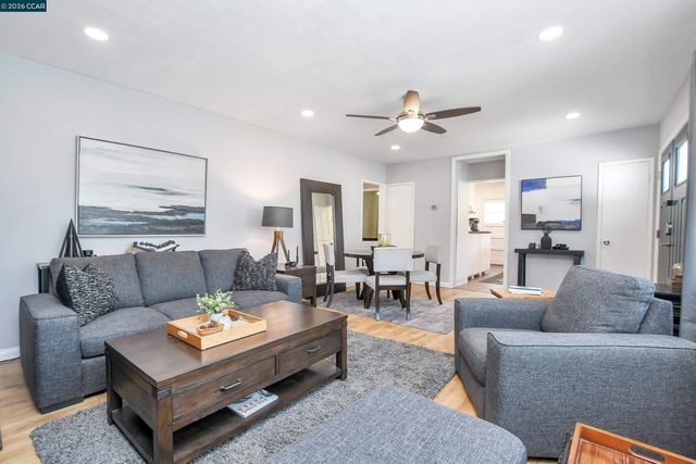 2160 Walnut St, Martinez, CA 94553