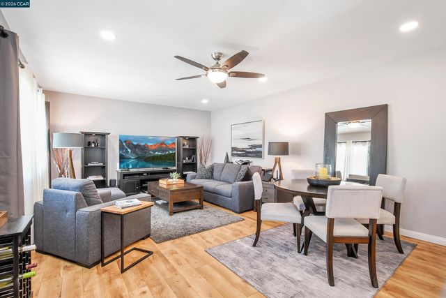 2160 Walnut St, Martinez, CA 94553