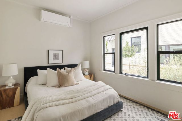 1406 S Wilton Place, Los Angeles, CA 90019
