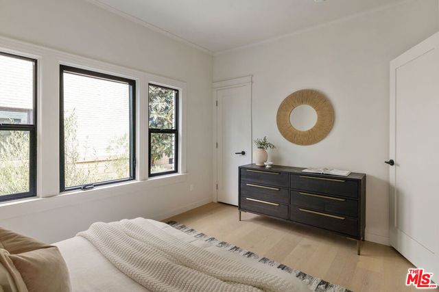1406 S Wilton Place, Los Angeles, CA 90019