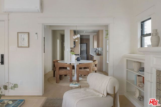 1406 S Wilton Place, Los Angeles, CA 90019