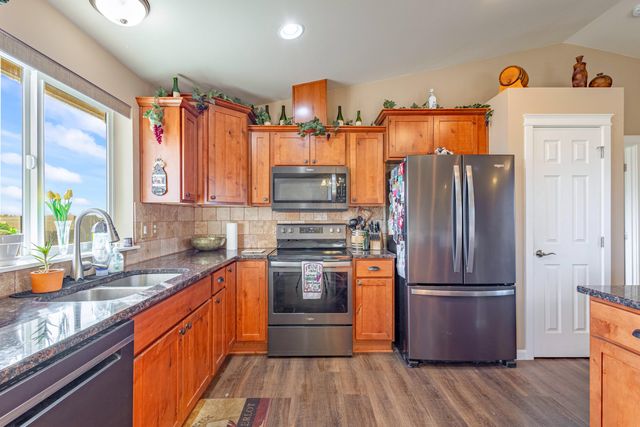 180 Bluegrass Drive, Culver, OR 97734