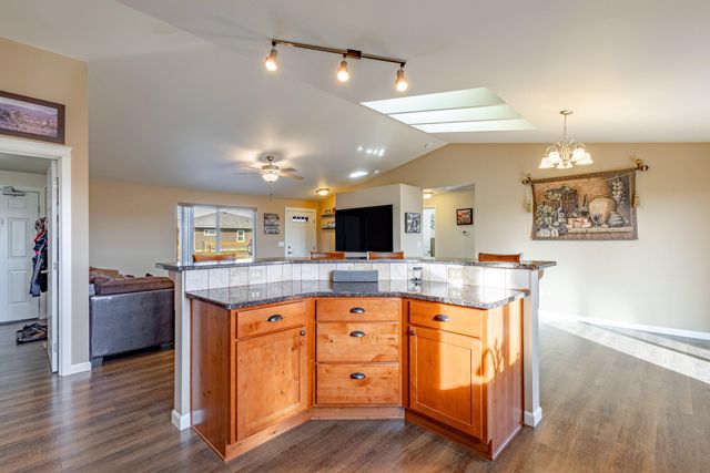 180 Bluegrass Drive, Culver, OR 97734