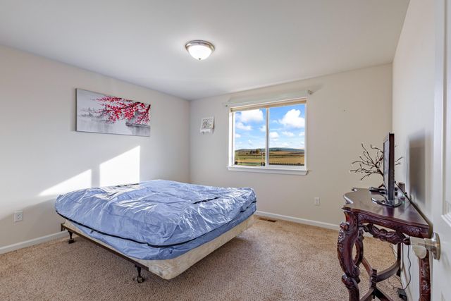 180 Bluegrass Drive, Culver, OR 97734