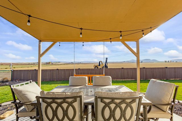 180 Bluegrass Drive, Culver, OR 97734