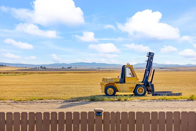 180 Bluegrass Drive, Culver, OR 97734