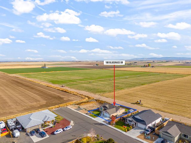 180 Bluegrass Drive, Culver, OR 97734
