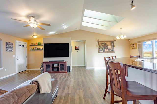 180 Bluegrass Drive, Culver, OR 97734