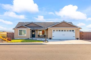 180 Bluegrass Drive, Culver, OR 97734