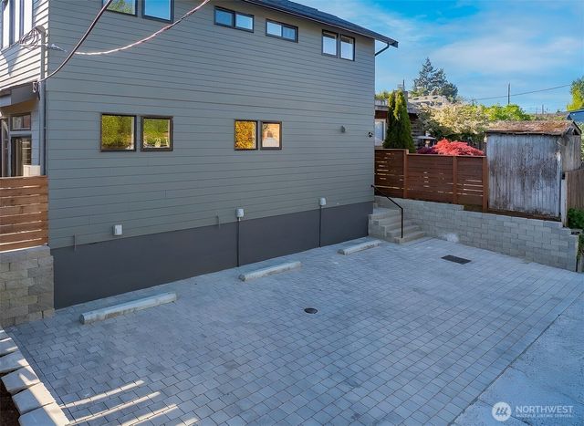 8328 24th Avenue NW, Seattle, WA 98117