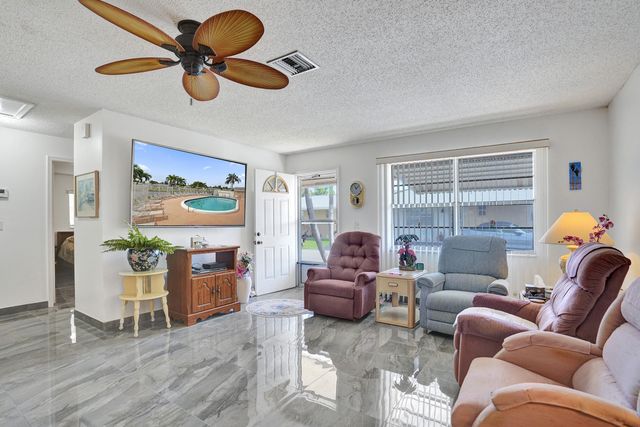 2702 Knight Lane, Delray Beach, FL 33445