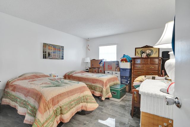 2702 Knight Lane, Delray Beach, FL 33445