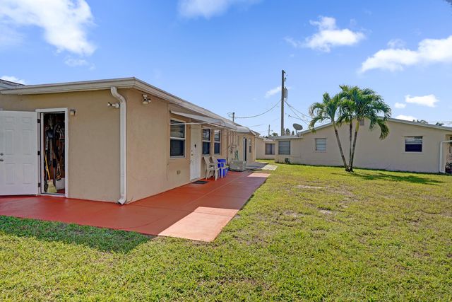 2702 Knight Lane, Delray Beach, FL 33445