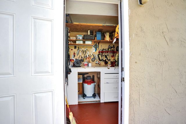 2702 Knight Lane, Delray Beach, FL 33445