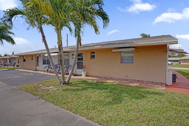 2702 Knight Lane, Delray Beach, FL 33445