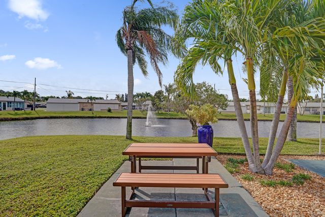 2702 Knight Lane, Delray Beach, FL 33445