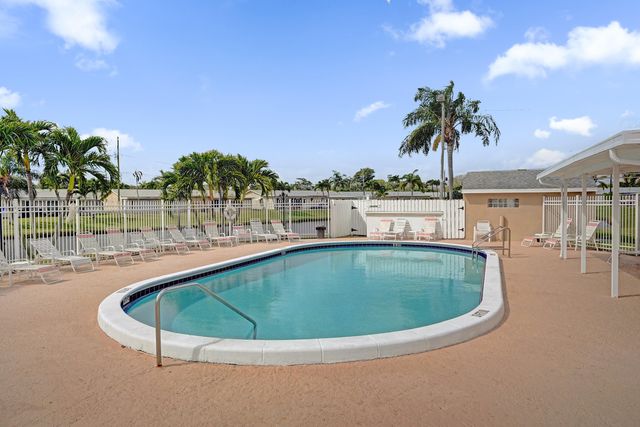 2702 Knight Lane, Delray Beach, FL 33445