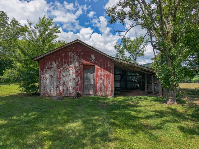 54 Hovis Bend Rd, Fayetteville, TN 37334