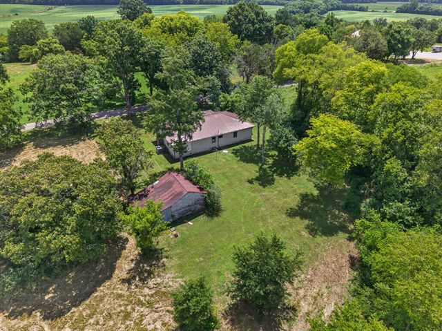 54 Hovis Bend Rd, Fayetteville, TN 37334
