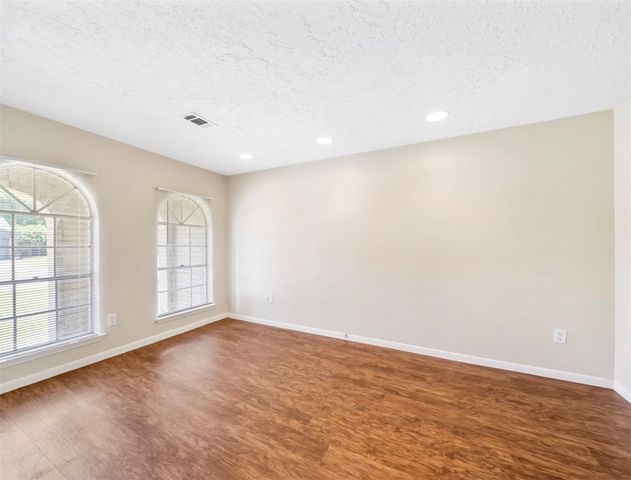 7962 Southmeadow Drive, Houston, TX 77071