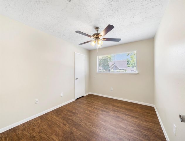 7962 Southmeadow Drive, Houston, TX 77071