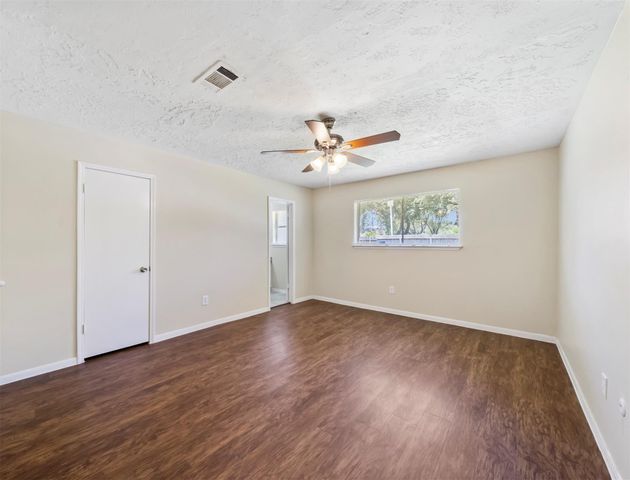 7962 Southmeadow Drive, Houston, TX 77071