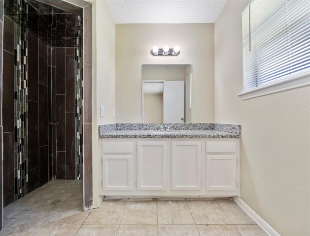 7962 Southmeadow Drive, Houston, TX 77071