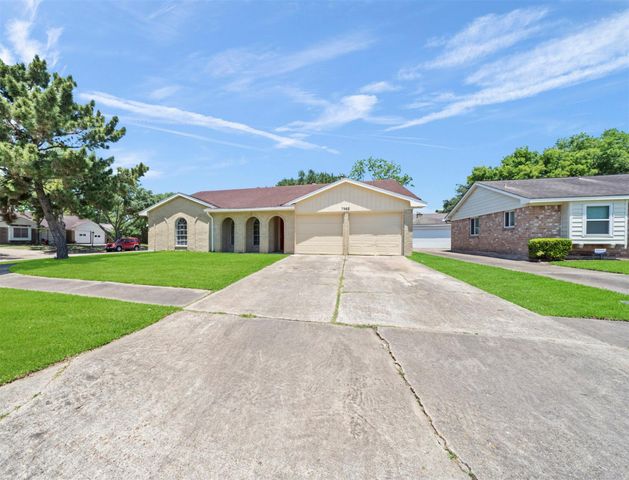 7962 Southmeadow Drive, Houston, TX 77071