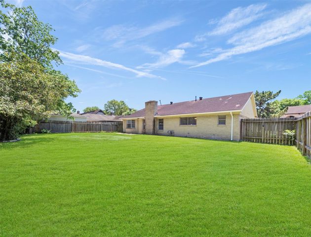 7962 Southmeadow Drive, Houston, TX 77071