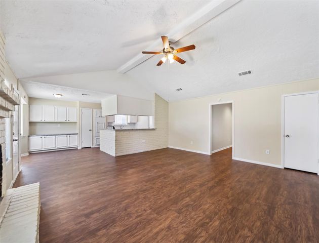 7962 Southmeadow Drive, Houston, TX 77071