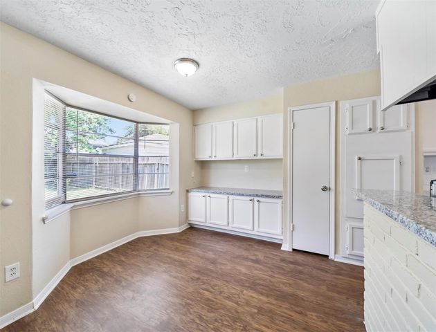 7962 Southmeadow Drive, Houston, TX 77071