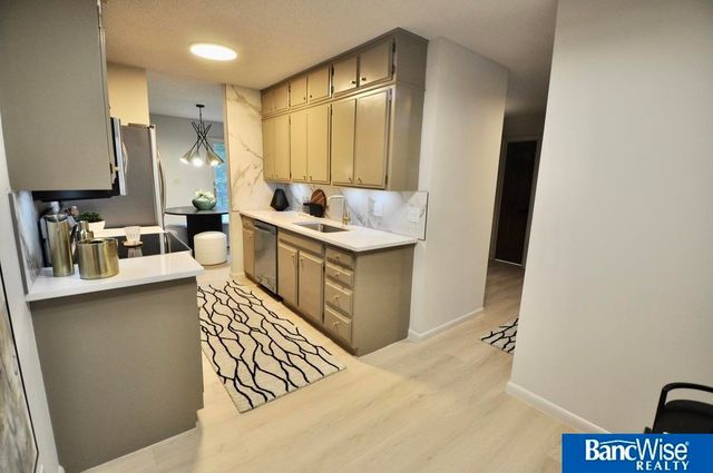 7101 South Street # 1, Lincoln, NE 68506