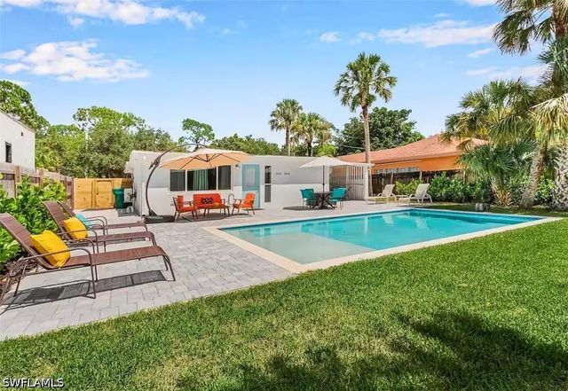 3024 Estey AVE, Naples, FL 34104