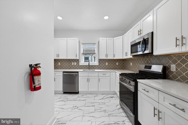 302 SLOAN AVE, Oaklyn, NJ 08107
