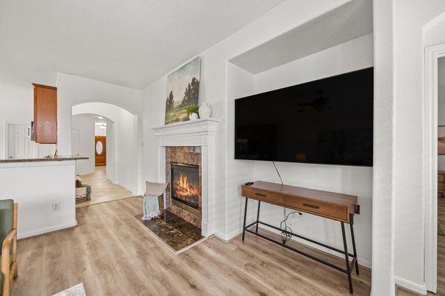 2727 Hidden Landing Drive, Pearland, TX 77584