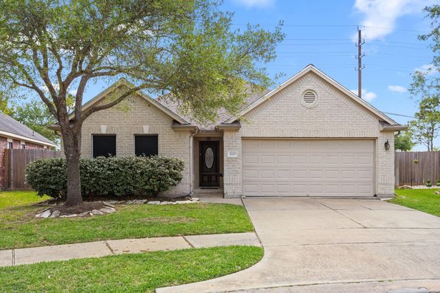 2727 Hidden Landing Drive, Pearland, TX 77584