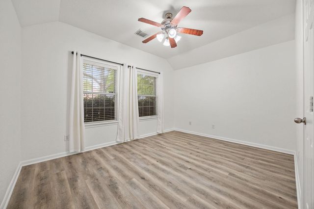 2727 Hidden Landing Drive, Pearland, TX 77584