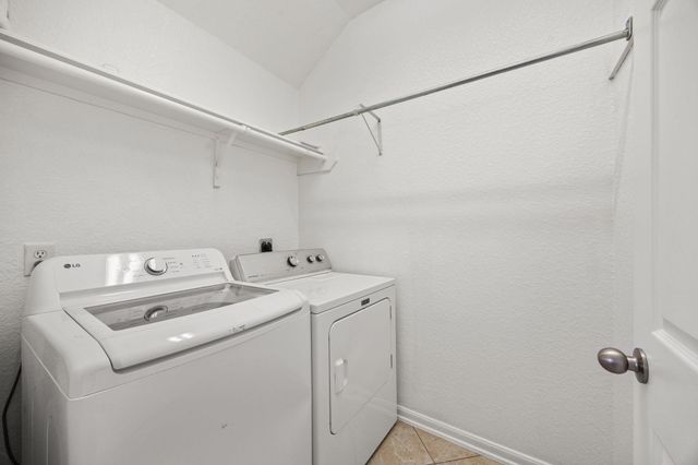 2727 Hidden Landing Drive, Pearland, TX 77584