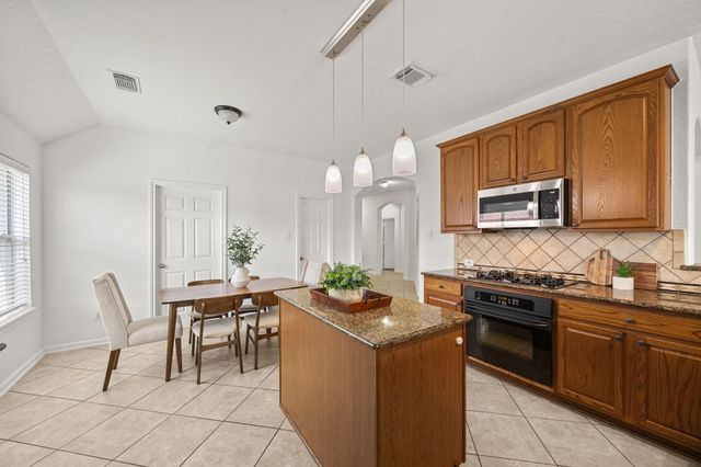 2727 Hidden Landing Drive, Pearland, TX 77584