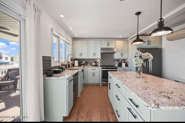 189 Catherine Lane, Manahawkin, NJ 08050